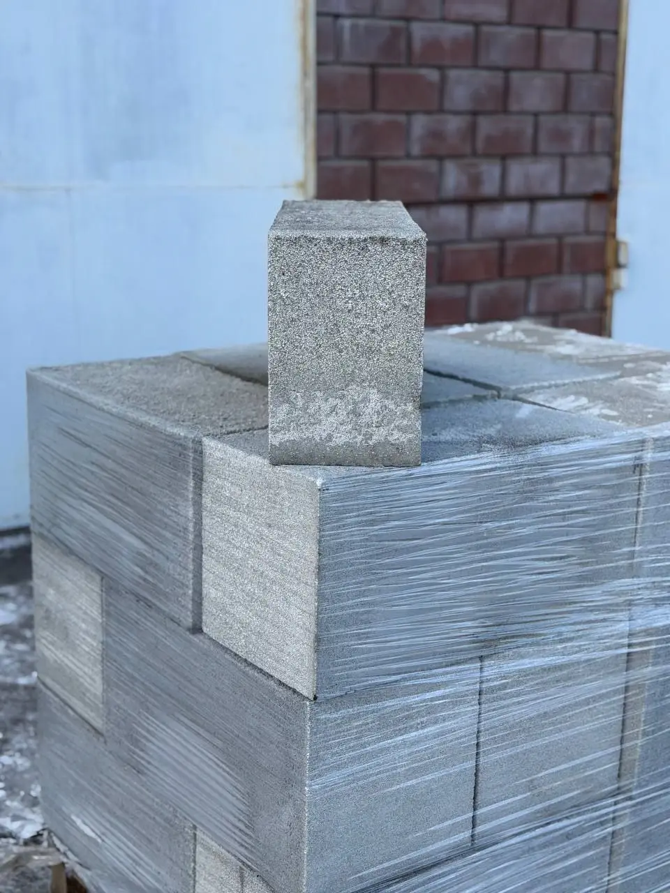 Газобетонный блок 600x200x300 универсальный